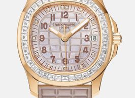 Patek Philippe Aquanaut 5072R-001 (2024) - Pink dial 36 mm Rose Gold case