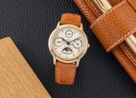 Jaeger-LeCoultre Odysseus 166.7.80 (1991) - White dial 36 mm Yellow Gold case