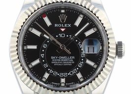 Rolex Sky-Dweller 336934 (2024) - Black dial 42 mm Gold/Steel case
