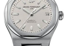 Girard-Perregaux Laureato 81010-11-131-11A (2026) - Silver dial 43 mm Steel case