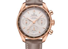 Omega Speedmaster 324.63.38.50.02.003 (2025) - Beige dial 38 mm Rose Gold case