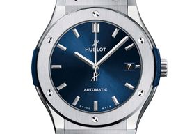 Hublot Classic Fusion Blue 511.NX.7170.RX (2025) - Blauw wijzerplaat 45mm Titanium