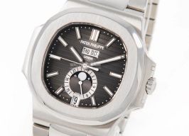 Patek Philippe Nautilus 5726/1A-001 (2015) - Black dial 41 mm Steel case
