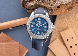 Breitling Superocean A1736006.C759 (Onbekend (willekeurig serienummer)) - Blauw wijzerplaat 42mm Staal