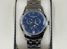 Patek Philippe Annual Calendar 4947/1A-001 (2024) - Blauw wijzerplaat 38mm Staal