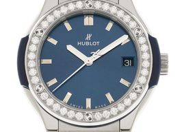 Hublot Classic Fusion 581.NX.7170.RX.1104 (2023) - Blauw wijzerplaat 33mm Titanium