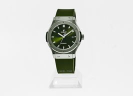 Hublot Classic Fusion 565.NX.8970.RX (2024) - Groen wijzerplaat 38mm Titanium