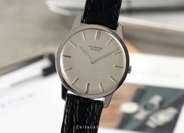 Universal Genève Vintage 842101 -