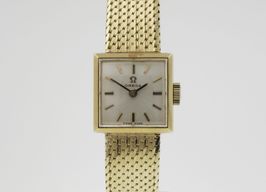 Omega Vintage 8105 (1966) - Silver dial 14 mm Yellow Gold case