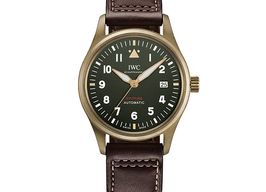 IWC Pilot IW326806 (2026) - Green dial 39 mm Bronze case