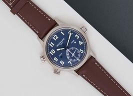 Patek Philippe Calatrava 7234G-001 (2020) - Blauw wijzerplaat 38mm Witgoud