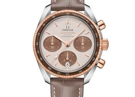 Omega Speedmaster 324.23.38.50.02.002 (2025) - Beige dial 38 mm Steel case