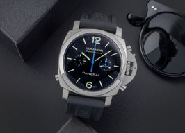 Panerai Special Editions PAM00362 (2010) - Black dial 44 mm Steel case