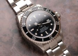 Rolex Sea-Dweller 4000 16600 (Unknown (random serial)) - Black dial 40 mm Steel case