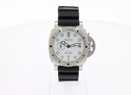 Panerai Submersible PAM01590 (2025) - White dial 42 mm Steel case