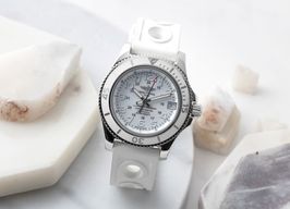 Breitling Superocean II 36 A17312D2/A775 (Onbekend (willekeurig serienummer)) - Wit wijzerplaat 36mm Staal