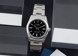 Rolex Oyster Perpetual 34 124200 (Unknown (random serial)) - Black dial 34 mm Steel case