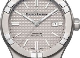 Maurice Lacroix Aikon AI6008-TT032-230-1 (2026) - Grijs wijzerplaat 42mm Titanium