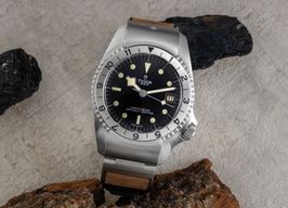 Tudor Black Bay 70150 (Unknown (random serial)) - Black dial 42 mm Steel case