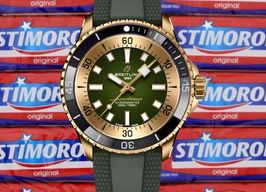 Breitling Superocean N17375201L1S1 (2024) - Green dial 42 mm Bronze case