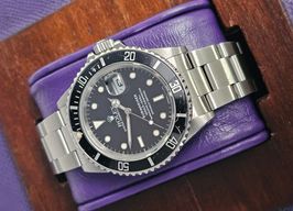 Rolex Submariner Date 16800 -