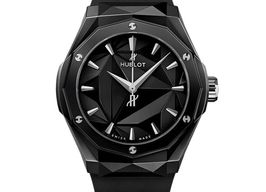 Hublot Classic Fusion 550.CS.1800.RX.ORL21 (2025) - Zwart wijzerplaat 40mm Keramiek