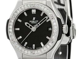 Hublot Classic Fusion Quartz 581.NX.1170.RX.1104 (2024) - Zwart wijzerplaat 33mm Titanium