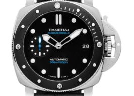 Panerai Luminor Submersible PAM02683 (2026) - Zwart wijzerplaat 42mm Staal