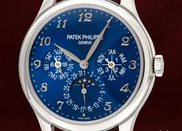 Patek Philippe Perpetual Calendar 5327G-001 (2021) - Blue dial 39 mm White Gold case