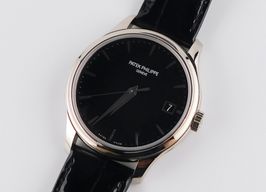 Patek Philippe Calatrava 5227G-010 -