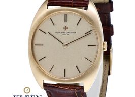 Vacheron Constantin Vintage Unknown (1970) - Champagne dial 33 mm Yellow Gold case