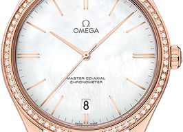 Omega De Ville Trésor 432.58.40.21.05.001 (2022) - Pearl dial 40 mm Rose Gold case