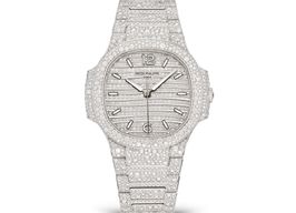 Patek Philippe Nautilus 7118/1450G-001 (2025) - Diamant wijzerplaat 35mm Witgoud