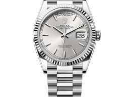 Rolex Day-Date 36 128236 (2025) - Zilver wijzerplaat 36mm Platina