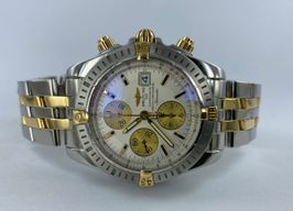 Breitling Chronomat Evolution B1335611/A571 (Unknown (random serial)) - White dial 44 mm Gold/Steel case
