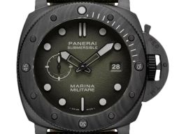 Panerai Submersible PAM01698 (2026) - Green dial 44 mm Carbon case