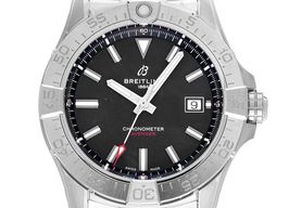 Breitling Avenger A17328101B1A1 -