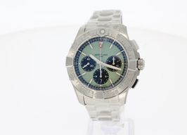 Breitling Avenger AB0147101L1A1 (2025) - Green dial 44 mm Steel case