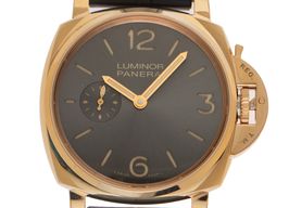 Panerai Luminor Due PAM00677 (2017) - Grey dial 42 mm Red Gold case
