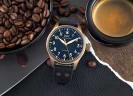 IWC Big Pilot IW329703 (Onbekend (willekeurig serienummer)) - Zwart wijzerplaat 43mm Brons