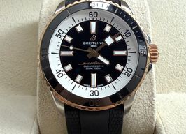 Breitling Superocean 42 U17375211B1S1 (2023) - Black dial 42 mm Gold/Steel case