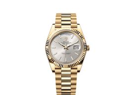 Rolex Day-Date 40 228238 (2025) - Zilver wijzerplaat 40mm Geelgoud