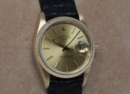 Rolex Oyster Perpetual Date 15238 (1990) - Champagne dial 34 mm Yellow Gold case