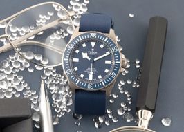 Tudor Pelagos 25707B/23 (Onbekend (willekeurig serienummer)) - Blauw wijzerplaat 42mm Titanium