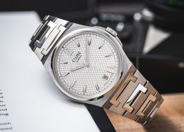 Unknown Unknown - (2025) -