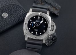Panerai Luminor Submersible 1950 3 Days Automatic PAM01305 (Unknown (random serial)) - Black dial 47 mm Titanium case