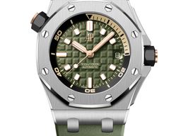 Audemars Piguet Royal Oak Offshore Diver 15720ST.OO.A052CA.01 (2025) - Green dial 42 mm Steel case