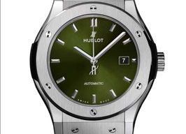 Hublot Classic Fusion 511.NX.8970.RX (2023) - Groen wijzerplaat 45mm Titanium