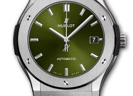 Hublot Classic Fusion 511.NX.8970.LR (2022) - Green dial 45 mm Titanium case