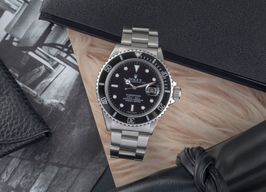 Rolex Submariner Date 16800 (1981) - Zwart wijzerplaat 40mm Staal